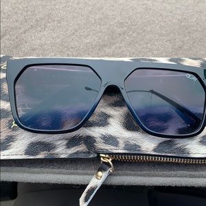 Quay sunglasses very busy